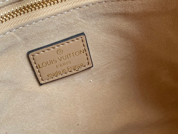 ルイヴィトンバッグ着用イメージ